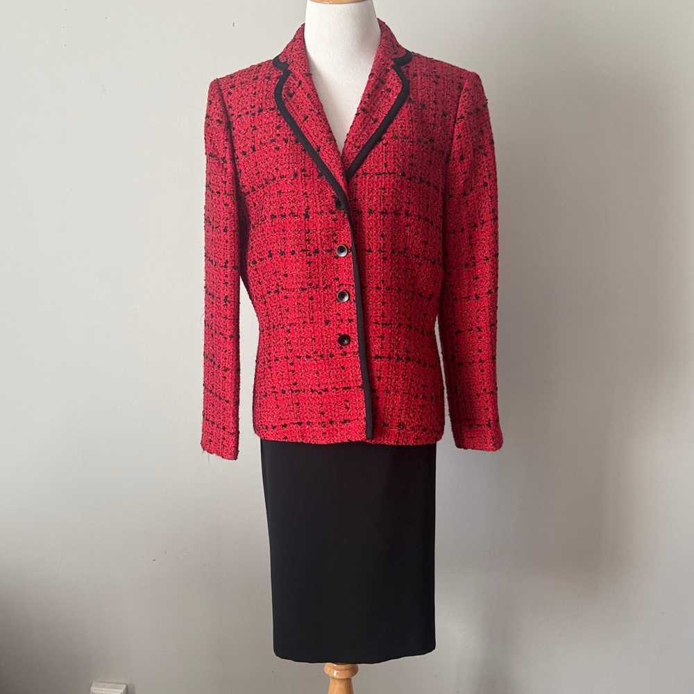 Le Suit 2 piece suit Elegant Red Tweed Women's Blazer with Black Skirt sz 10/12p